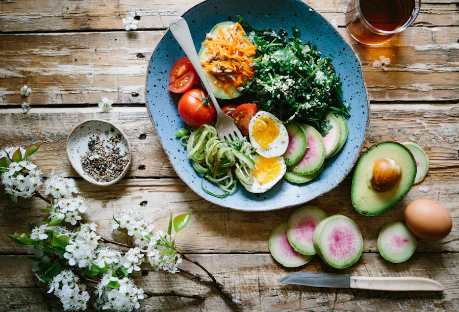 Piatto sano con verdure prima dell'allenamento